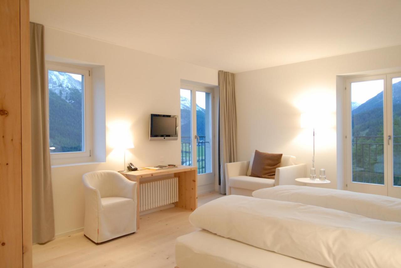 Hotel Castell زوز الغرفة الصورة